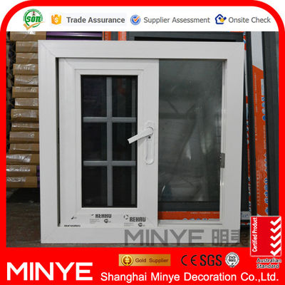 REHAU PVC Сдвижное окно Настраиваемое и долговечное с решеткой из нержавеющей стали