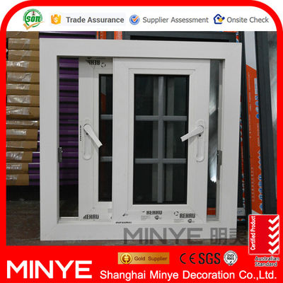 REHAU PVC Сдвижное окно Настраиваемое и долговечное с решеткой из нержавеющей стали