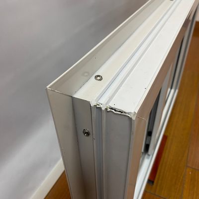 Черное наружное белое внутри PVC скользящее окно для ветростойкости