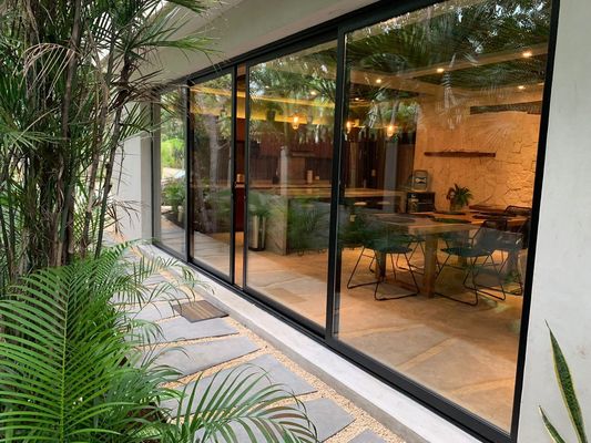 Звукоизоляция Французский стиль UPVC стеклянные раздвижные двери для бесшовного внутреннего и наружного потока